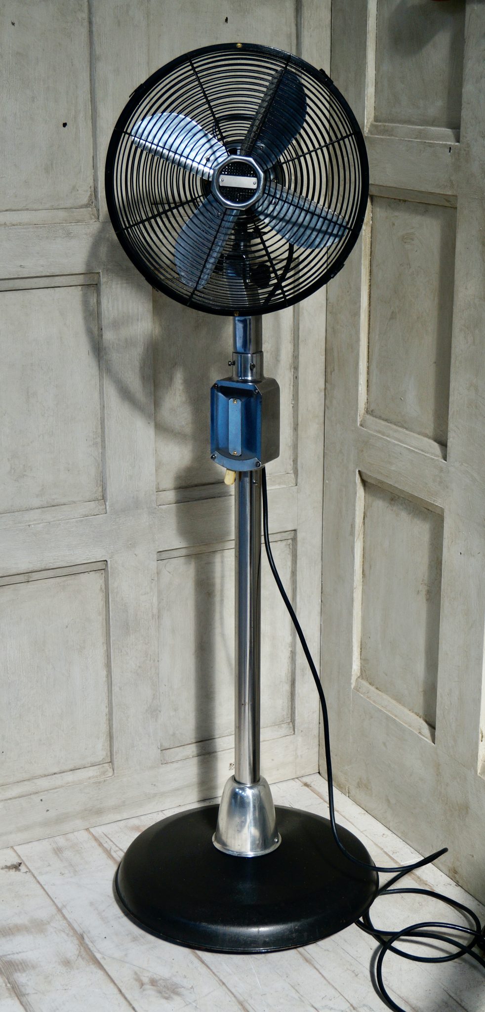 vintage-cinni-industrial-electric-pedestal-fan-sold-clubhouse